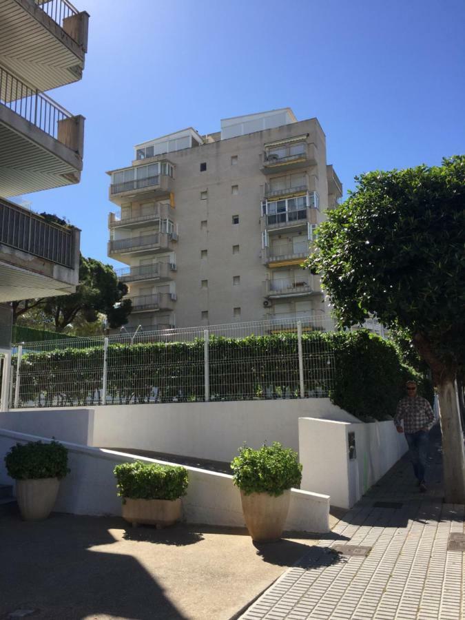Apartamento Familiar Leomar 萨洛 外观 照片