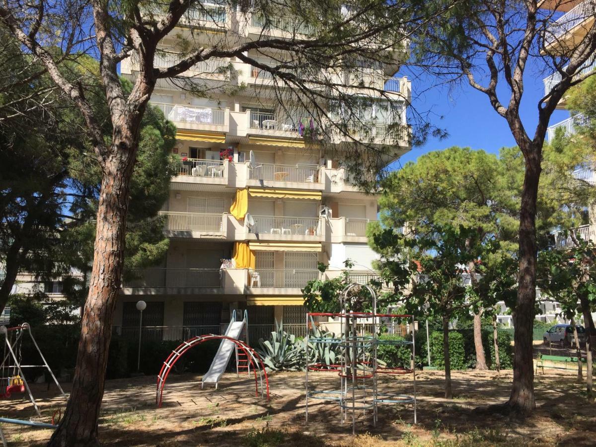 Apartamento Familiar Leomar 萨洛 外观 照片